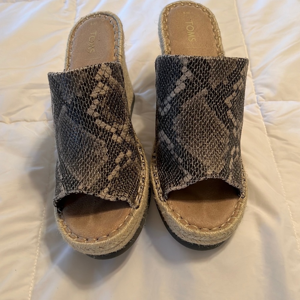 Tom’s Snakeskin Wedge